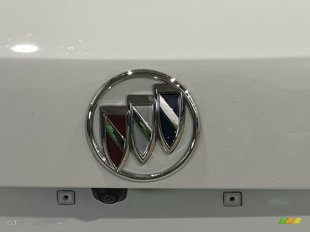 2022 Envision Essence - Summit White / Whisper Beige w/Ebony Accents photo #29