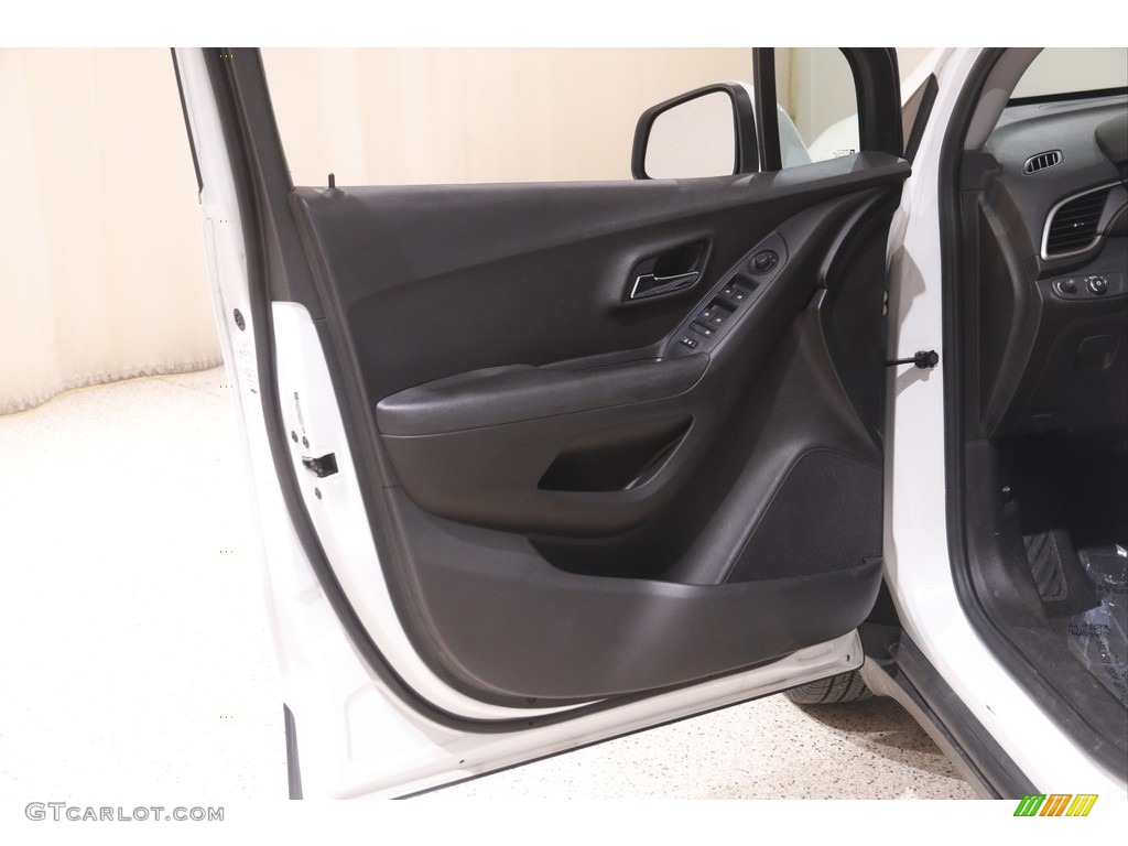 2019 Chevrolet Trax LT Jet Black Door Panel Photo #143916494