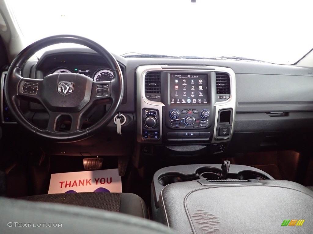 2014 1500 Big Horn Crew Cab 4x4 - Bright Silver Metallic / Black/Diesel Gray photo #26