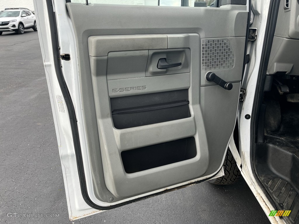 2016 Ford E-Series Van E350 Cutaway Commercial Moving Truck Medium Flint Door Panel Photo #143923559