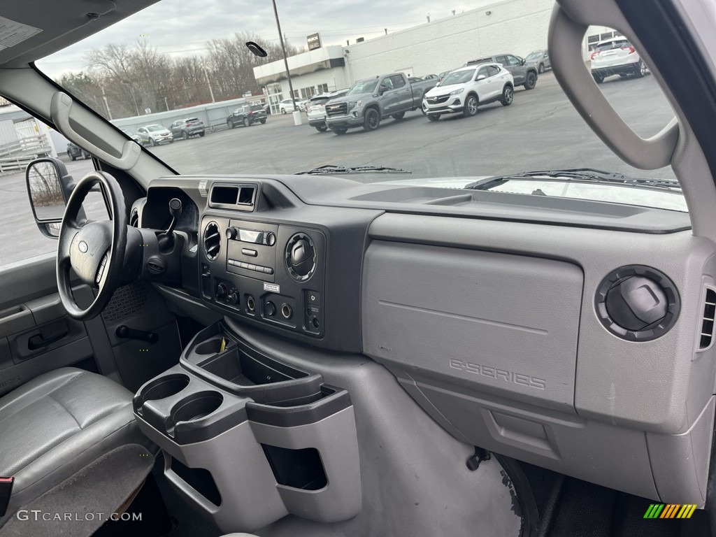 2016 Ford E-Series Van E350 Cutaway Commercial Moving Truck Dashboard Photos