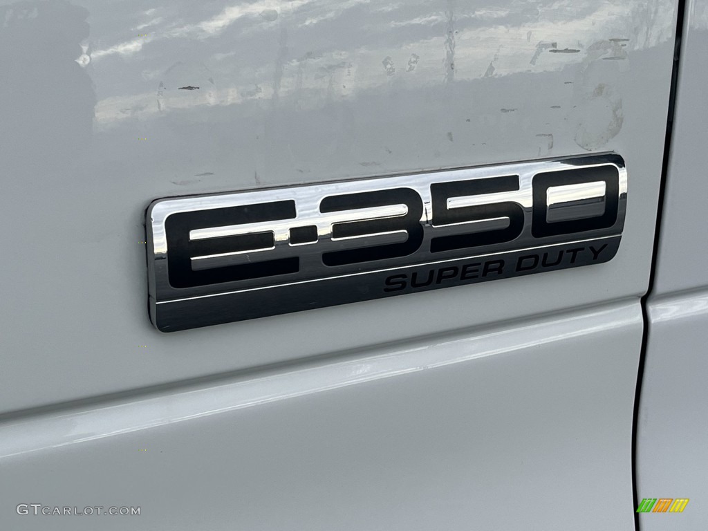 2016 Ford E-Series Van E350 Cutaway Commercial Moving Truck Marks and Logos Photos