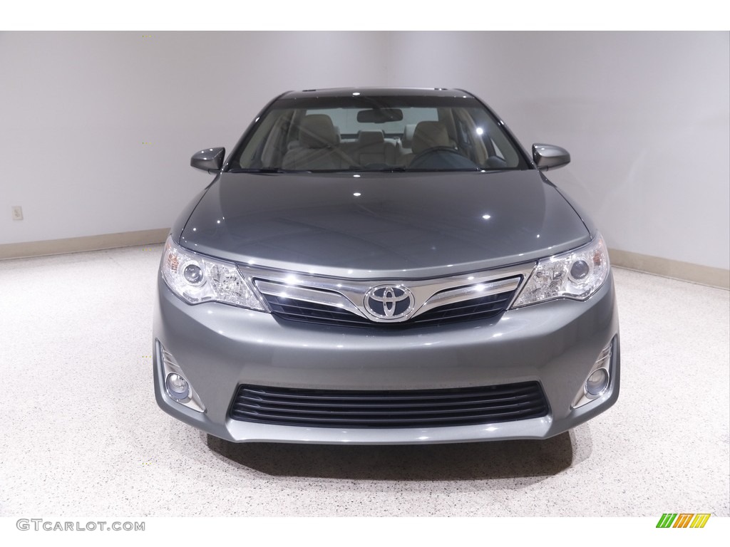 2012 Camry XLE - Cypress Green Pearl / Ivory photo #2