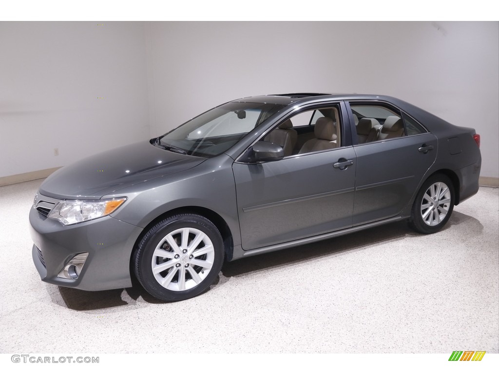2012 Camry XLE - Cypress Green Pearl / Ivory photo #3