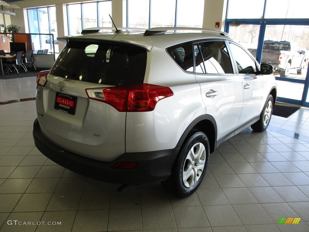 2014 RAV4 LE - Classic Silver Metallic / Ash photo #7