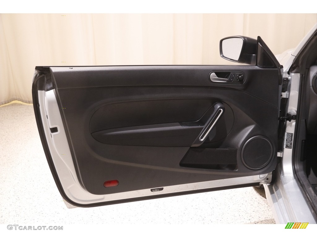 2014 Volkswagen Beetle 1.8T Titan Black Door Panel Photo #143924369