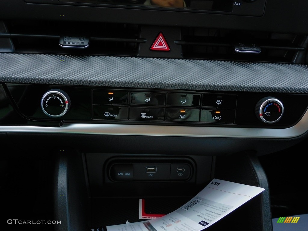 2023 Kia Sportage LX AWD Controls Photos