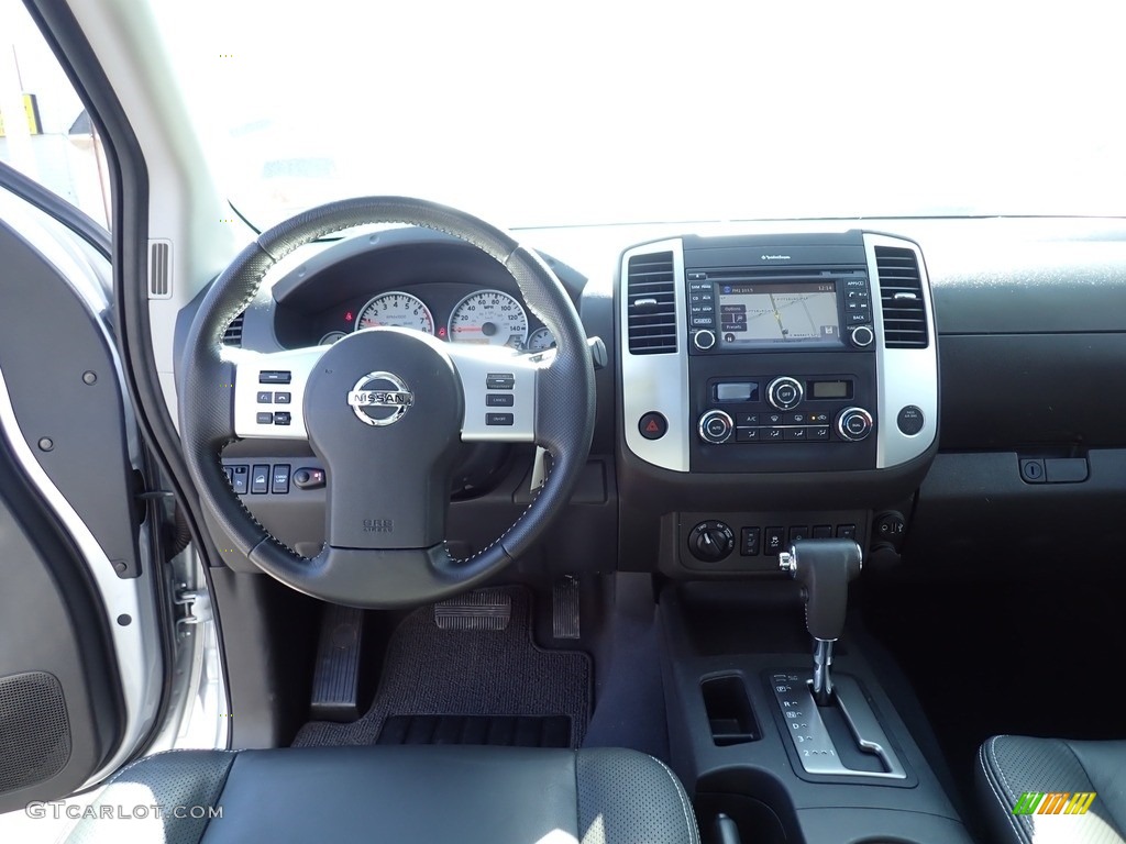 2018 Nissan Frontier Pro-4X Crew Cab 4x4 Graphite Dashboard Photo #143927950