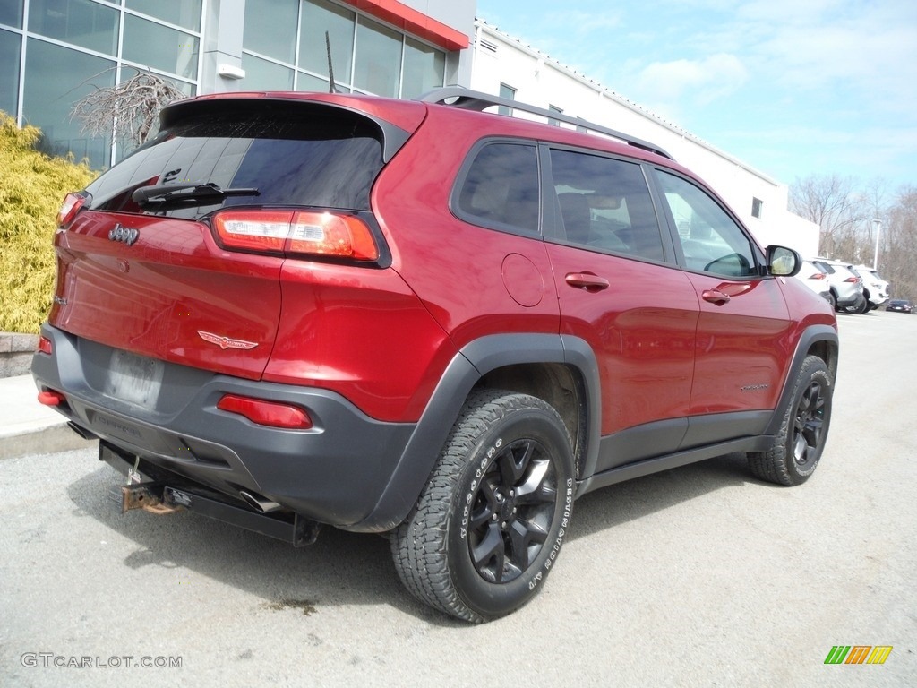 2016 Cherokee Trailhawk 4x4 - Deep Cherry Red Crystal Pearl / Black photo #18