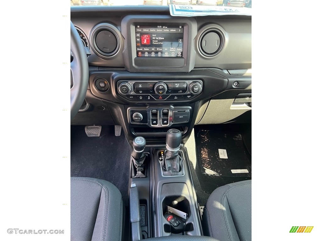 2022 Jeep Wrangler Sport 4x4 Controls Photo #143932909