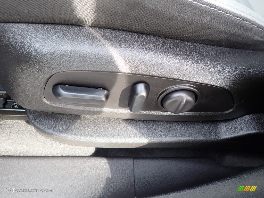 2019 Equinox LS AWD - Summit White / Medium Ash Gray photo #25