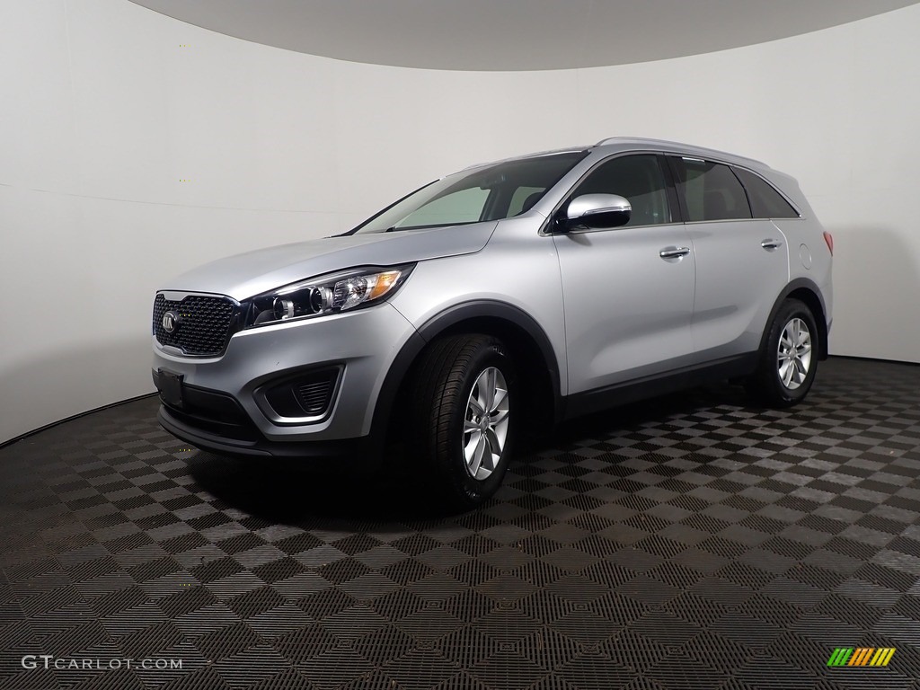 2017 Sorento LX V6 - Sparkling Silver / Black photo #9