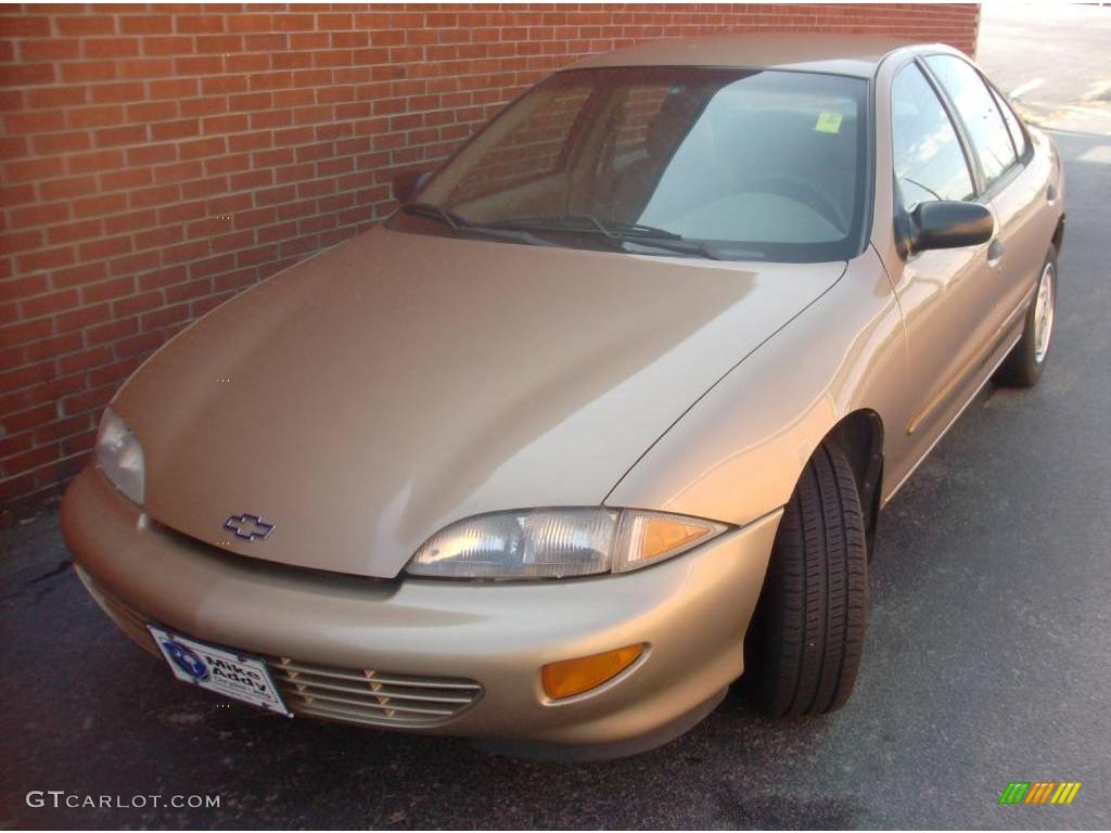 1999 Cavalier Sedan - Medium Sunset Gold Metallic / Neutral photo #2
