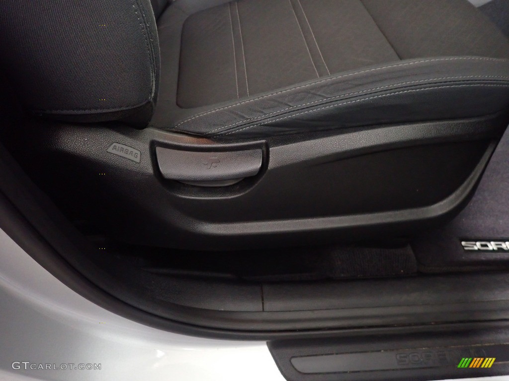2017 Kia Sorento LX V6 Front Seat Photos