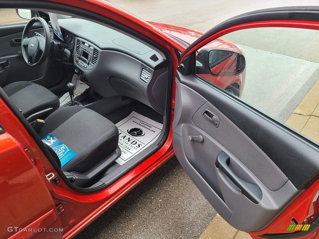 2010 Rio LX Sedan - Tropical Red / Gray photo #24