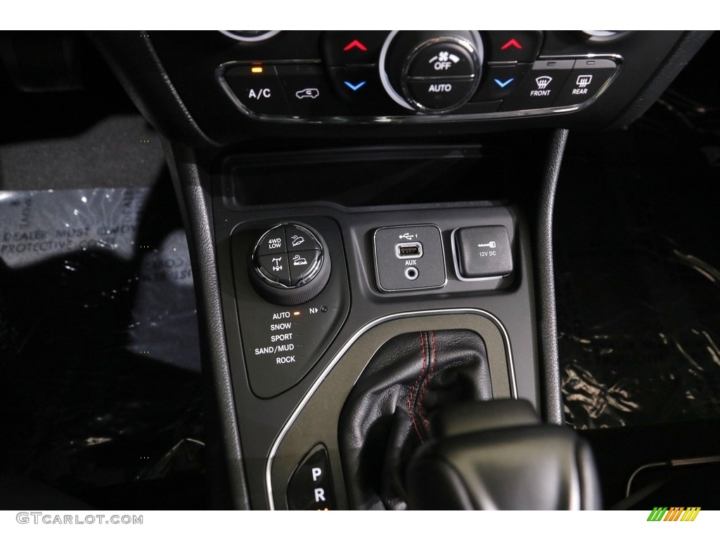 2020 Jeep Cherokee Trailhawk 4x4 Controls Photos