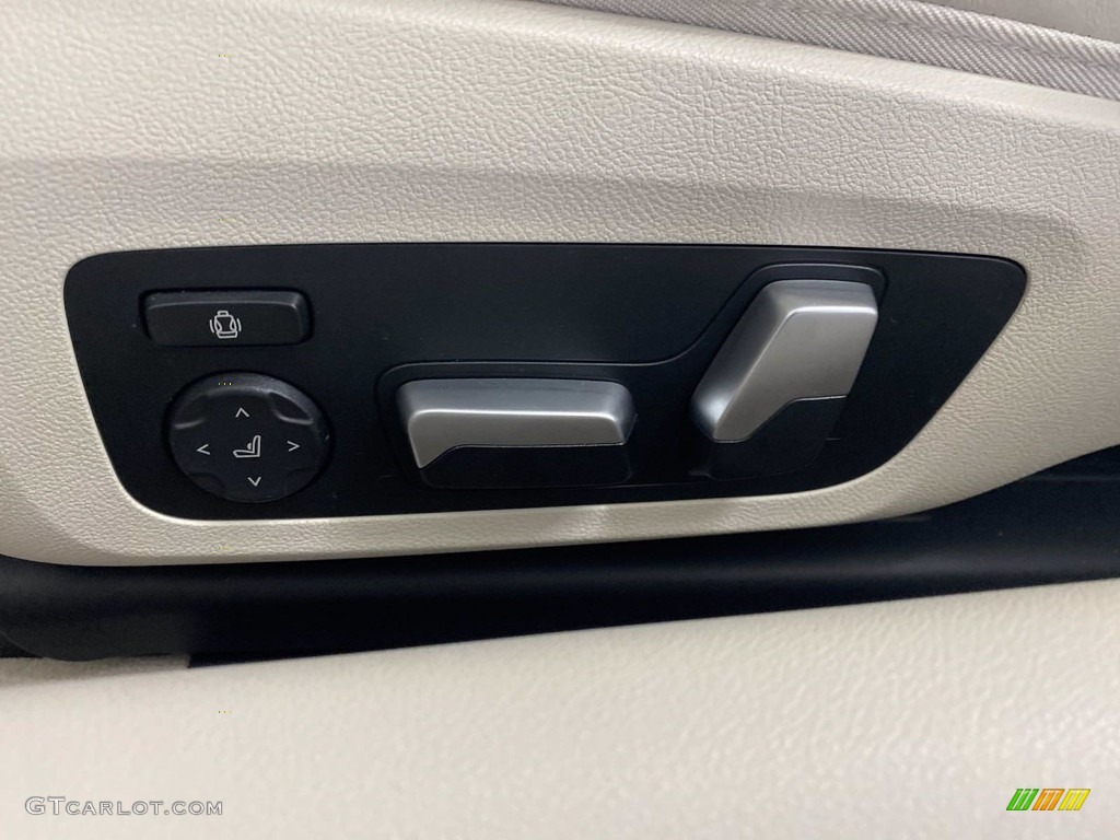 2022 BMW M8 Competition Convertible Controls Photo #143940782