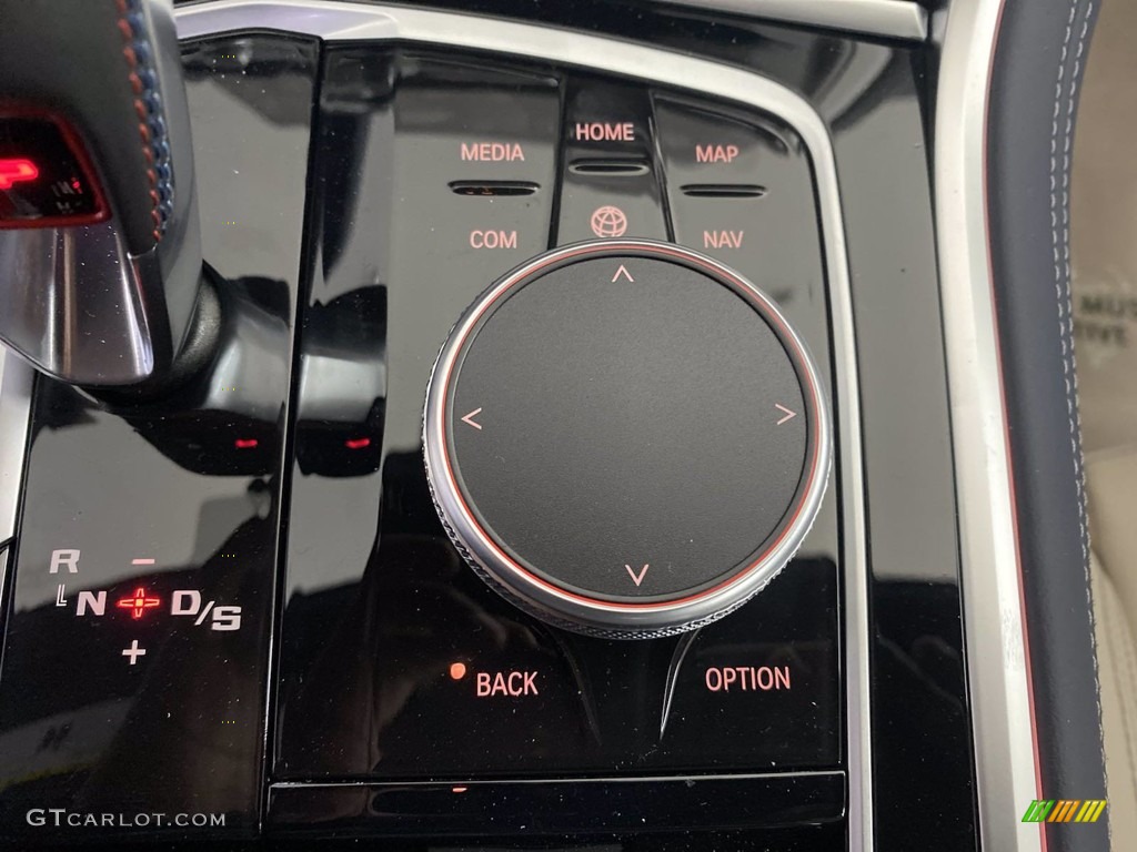 2022 BMW M8 Competition Convertible Controls Photos
