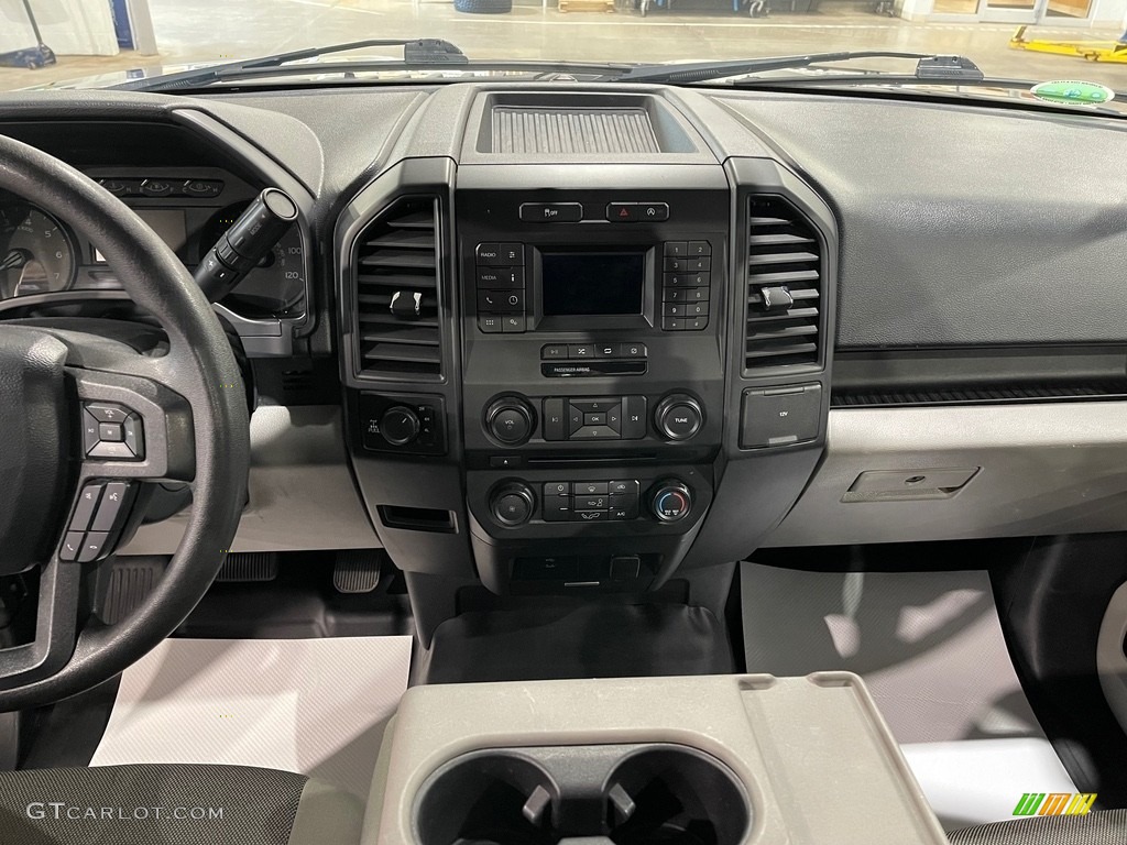 2018 F150 XL Regular Cab 4x4 - Lead Foot / Earth Gray photo #11