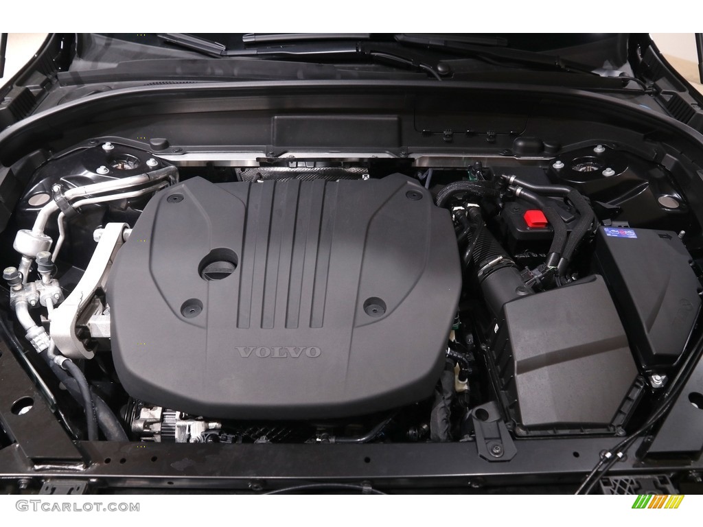 2022 Volvo XC60 B5 AWD Momentum Engine Photos