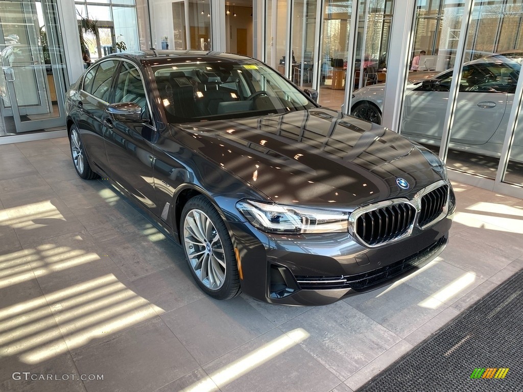 Dark Graphite Metallic 2022 BMW 5 Series 530e xDrive Sedan Exterior Photo #143945617