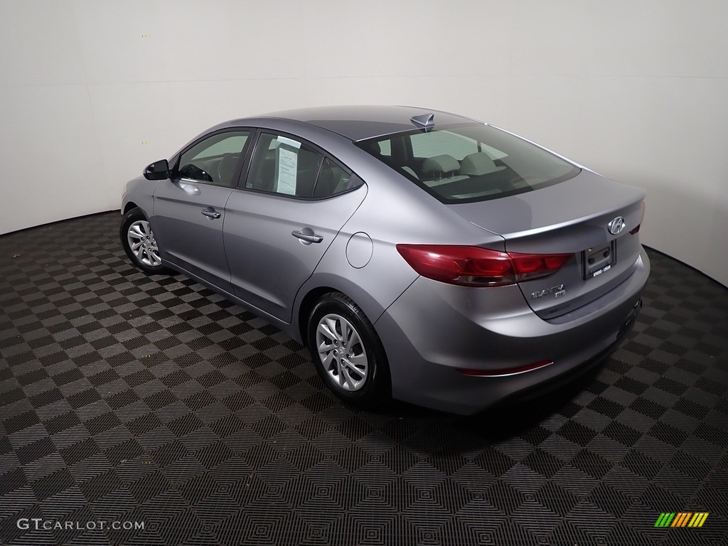 2017 Elantra SE - Gray / Gray photo #11