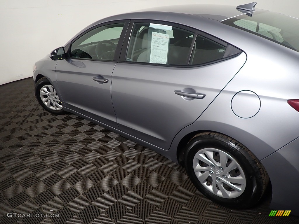 2017 Elantra SE - Gray / Gray photo #15