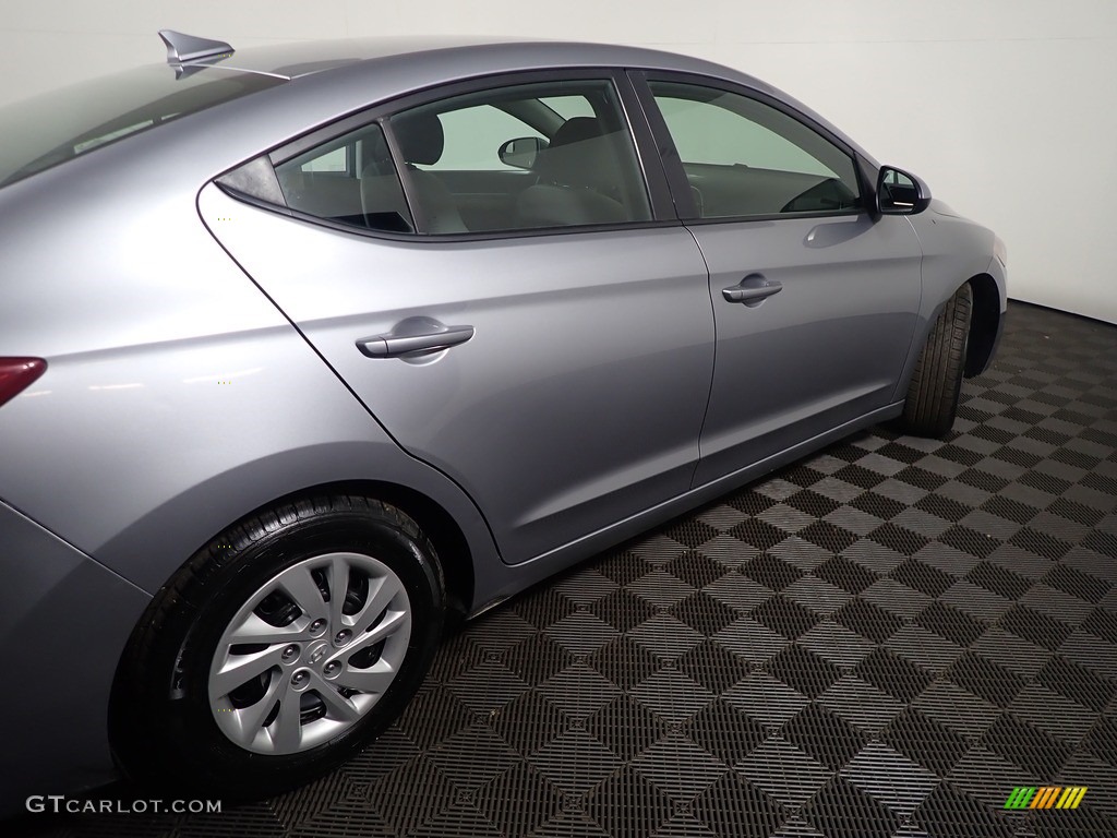 2017 Elantra SE - Gray / Gray photo #16