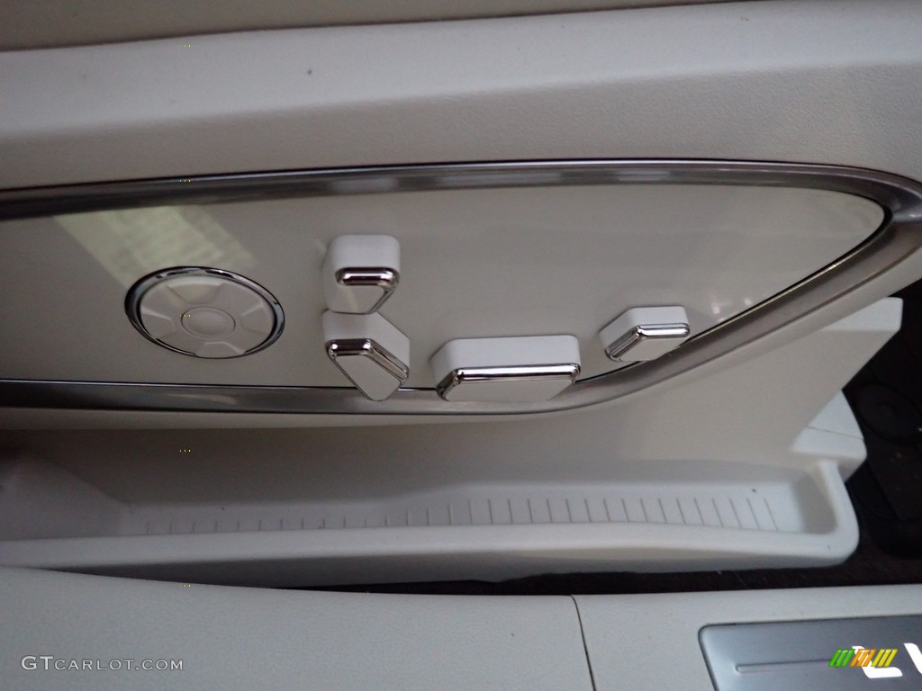 2019 Lincoln Nautilus Black Label AWD Controls Photo #143946508