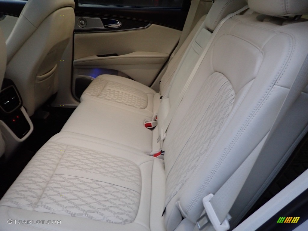 2019 Lincoln Nautilus Black Label AWD Rear Seat Photos