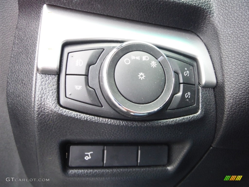 2016 Ford Explorer XLT 4WD Controls Photos