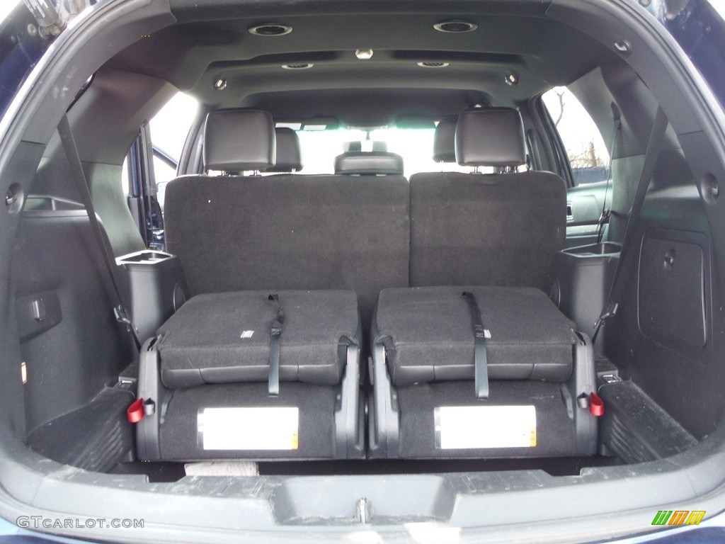 2016 Ford Explorer XLT 4WD Trunk Photo #143947465