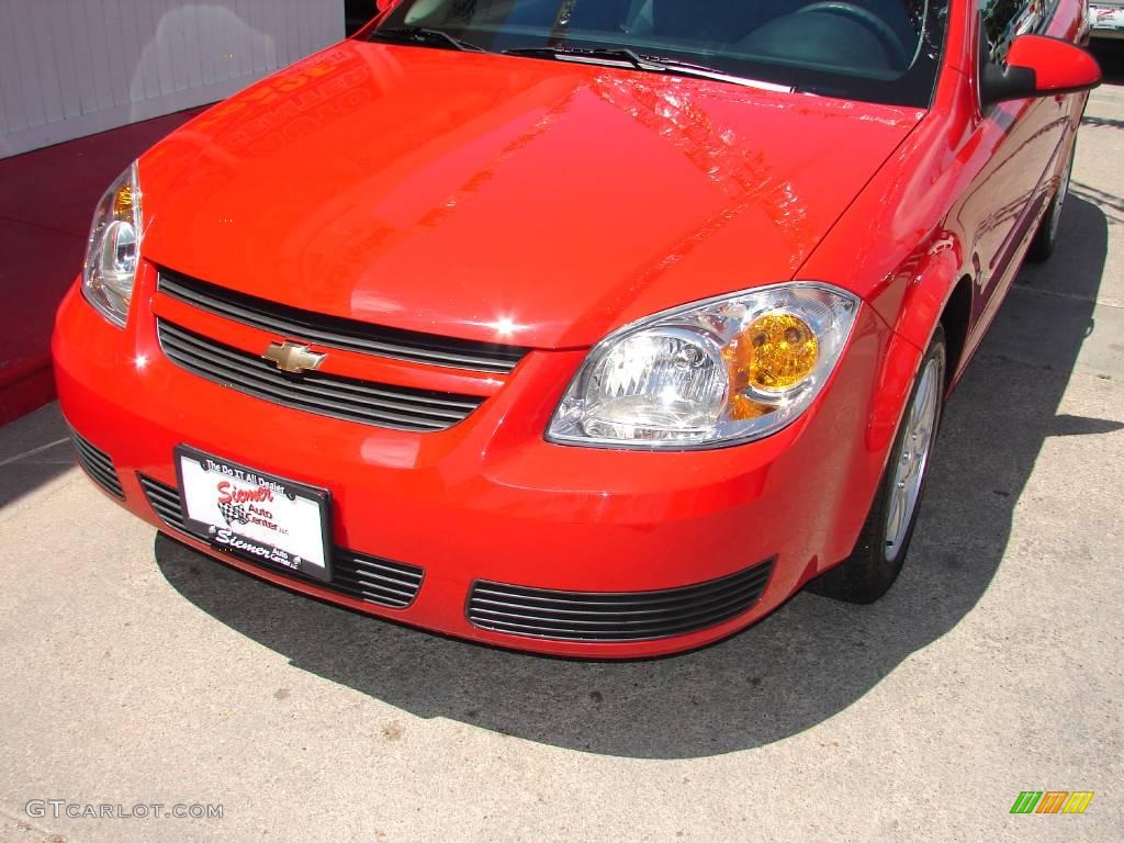 2007 Cobalt LT Coupe - Victory Red / Gray photo #12