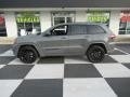 Sting-Gray - Grand Cherokee Laredo 4x4 Photo No. 1