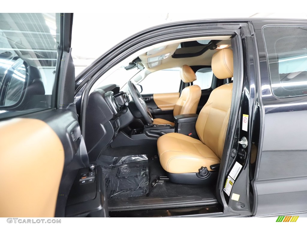 Black/Caramel Interior 2018 Toyota Tacoma SR Access Cab Photo #143952677