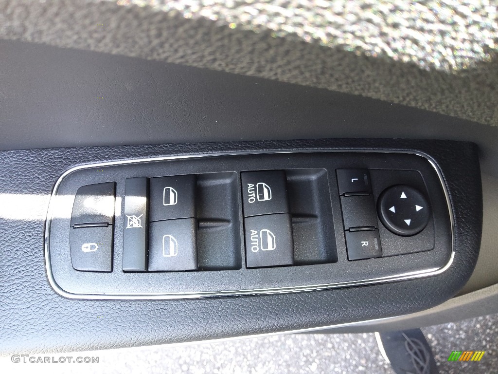 2022 Chrysler 300 Touring L AWD Controls Photo #143954253