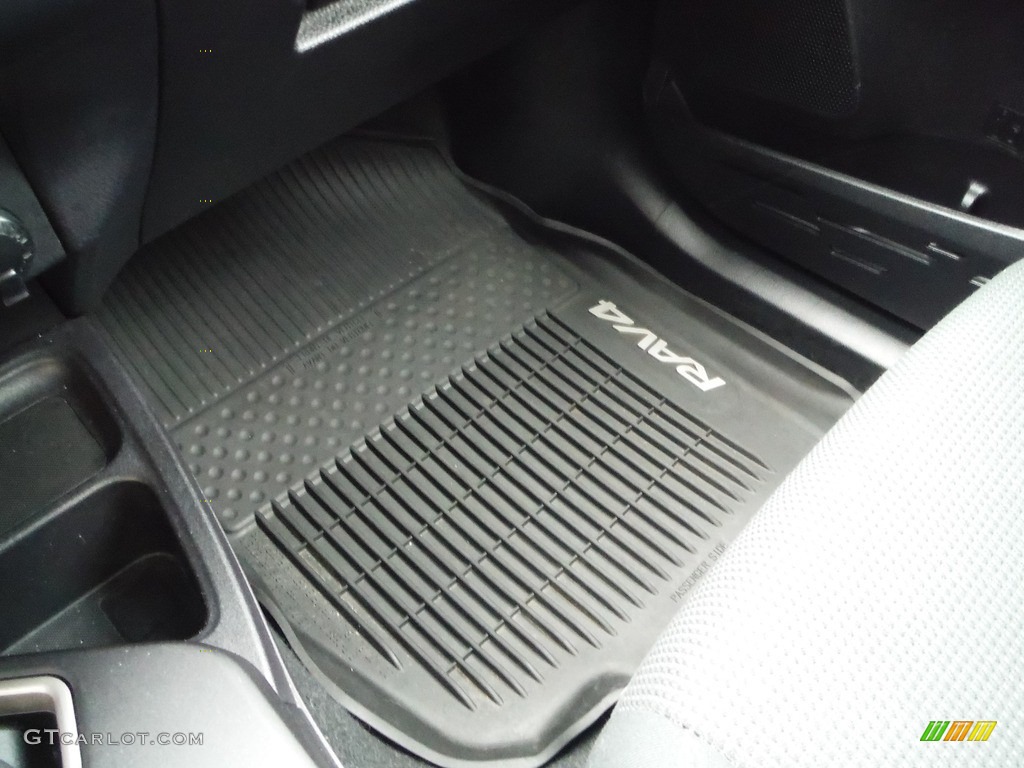 2018 RAV4 XLE AWD - Ruby Flare Pearl / Black photo #26