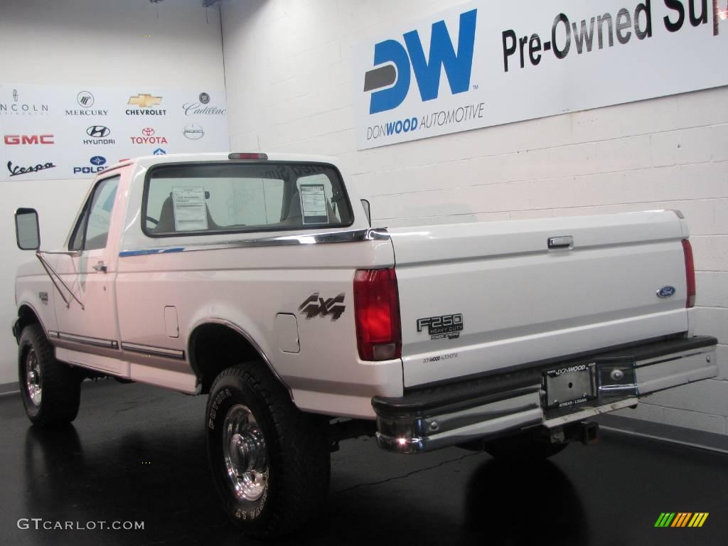 1997 F250 XLT Regular Cab 4x4 - Oxford White / Prairie Tan photo #5
