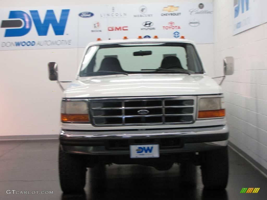 1997 F250 XLT Regular Cab 4x4 - Oxford White / Prairie Tan photo #8