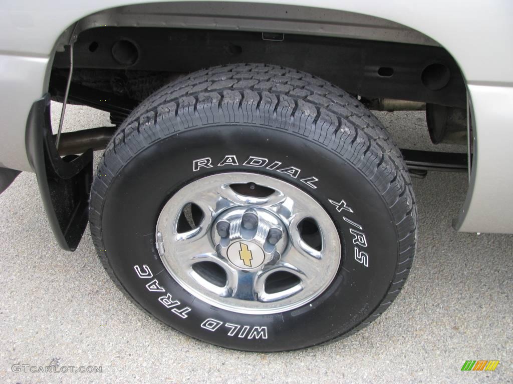 2004 Silverado 1500 LS Extended Cab 4x4 - Silver Birch Metallic / Dark Charcoal photo #11