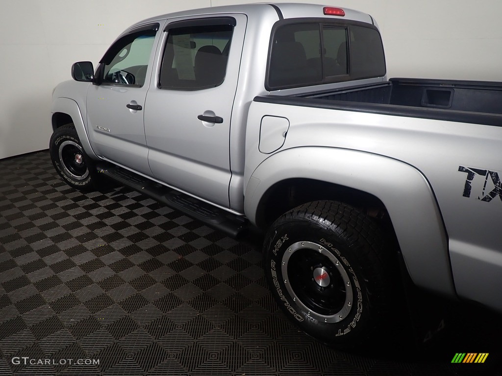 2011 Tacoma V6 TRD Double Cab 4x4 - Silver Streak Mica / Graphite Gray photo #16