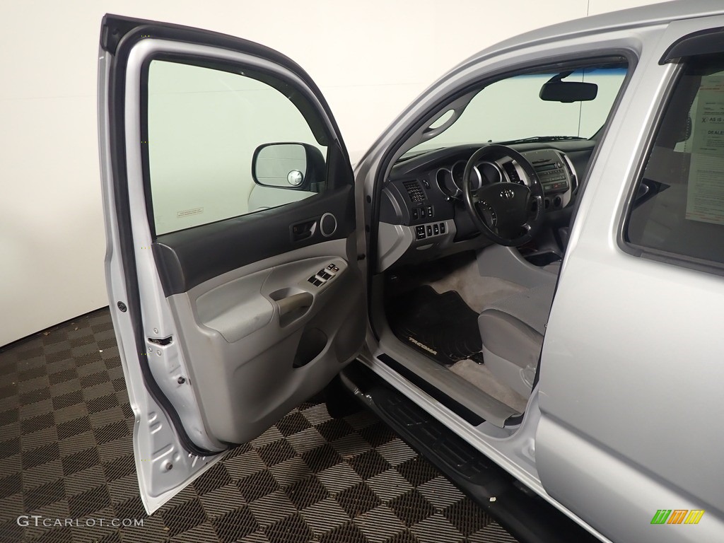 2011 Tacoma V6 TRD Double Cab 4x4 - Silver Streak Mica / Graphite Gray photo #18