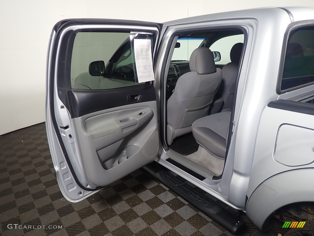 2011 Tacoma V6 TRD Double Cab 4x4 - Silver Streak Mica / Graphite Gray photo #32