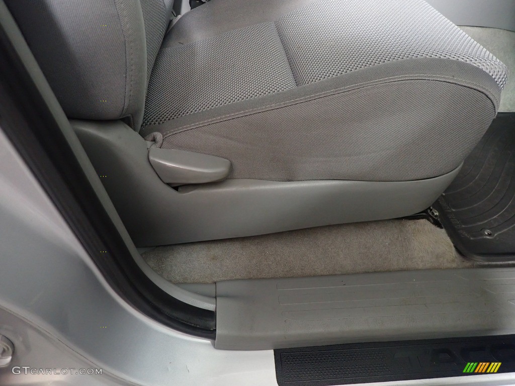 2011 Tacoma V6 TRD Double Cab 4x4 - Silver Streak Mica / Graphite Gray photo #38