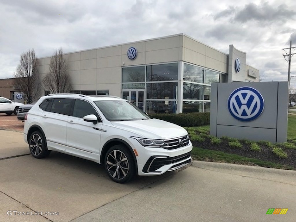 Oryx White Pearl 2022 Volkswagen Tiguan SEL R-Line 4Motion Exterior Photo #143961929