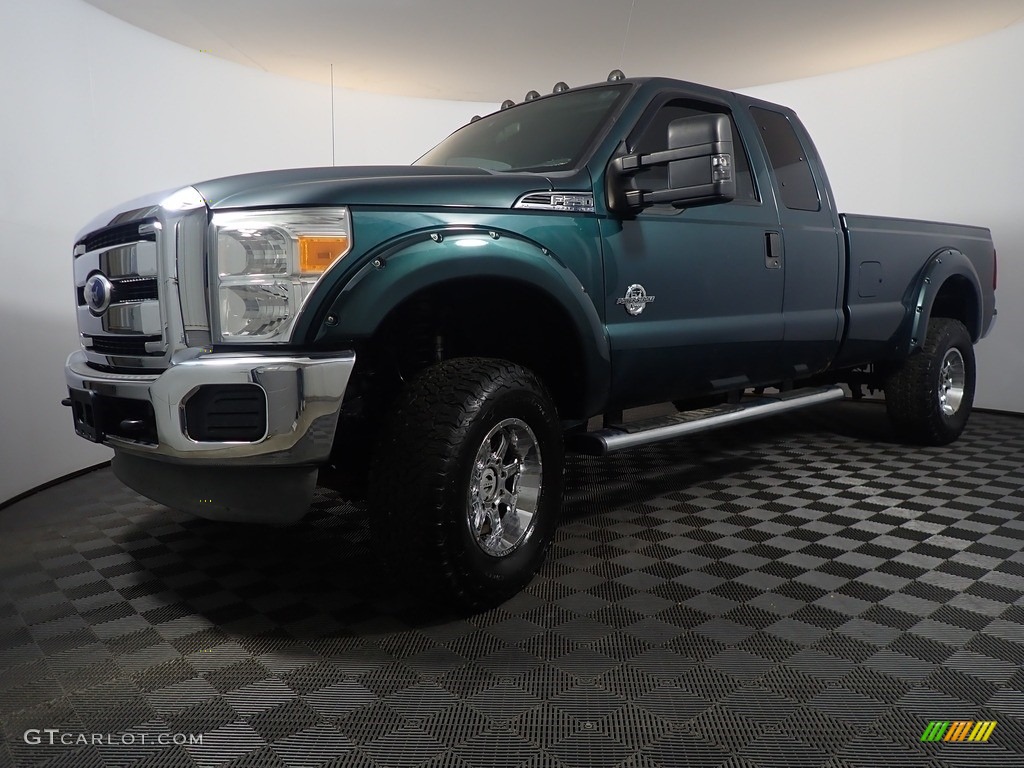 2011 F250 Super Duty XLT SuperCab 4x4 - Forest Green Metallic / Steel Gray photo #7
