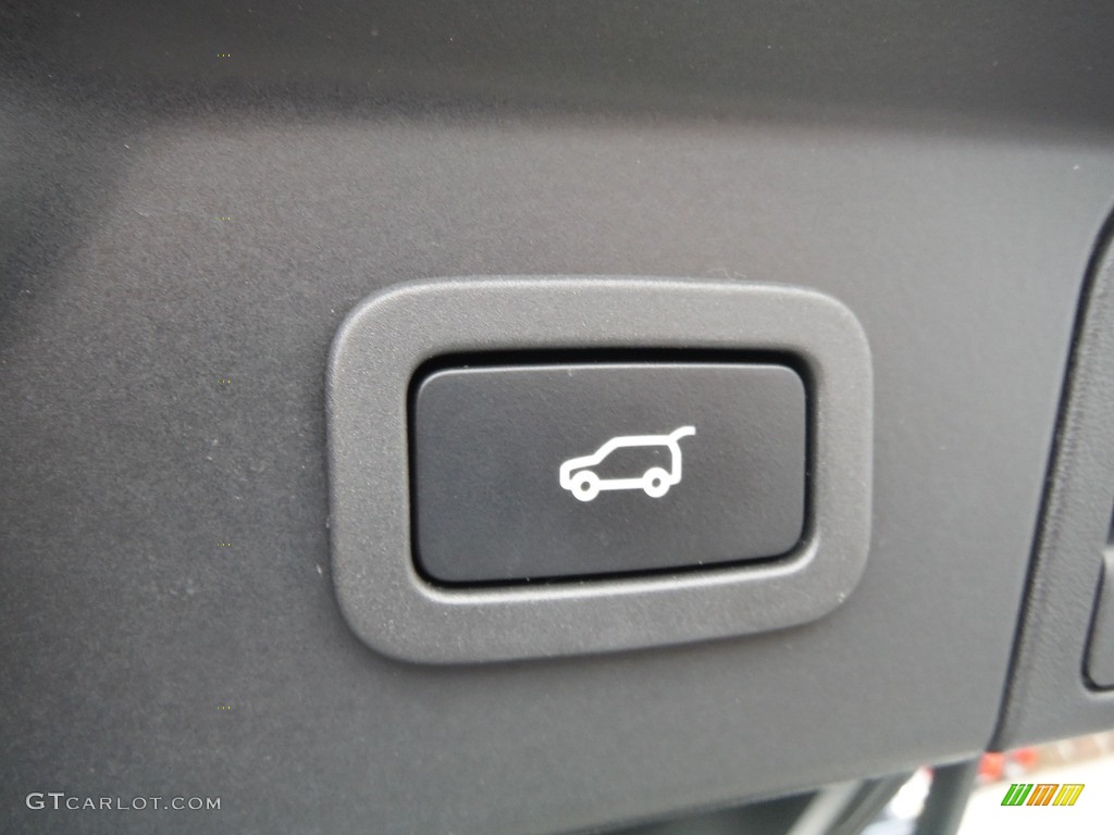 2018 Range Rover Velar R Dynamic HSE - Fuji White / Ebony photo #32