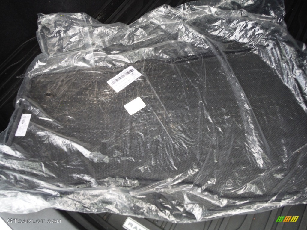 2018 Range Rover Velar R Dynamic HSE - Fuji White / Ebony photo #33