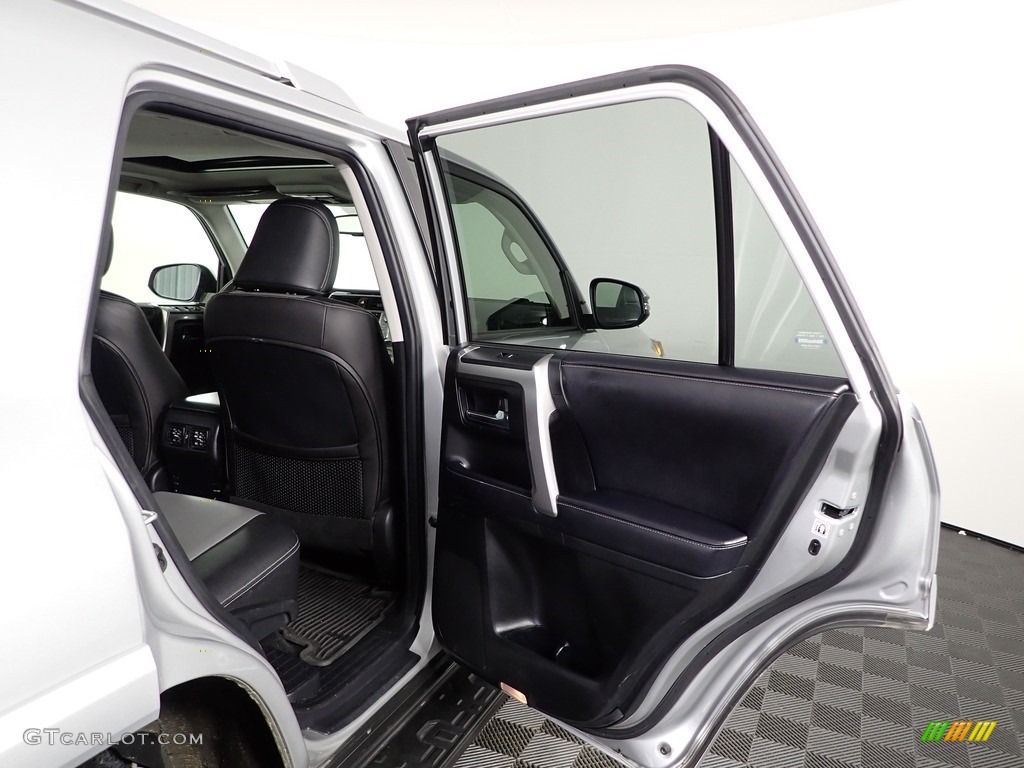 2018 4Runner SR5 4x4 - Classic Silver Metallic / Black photo #34