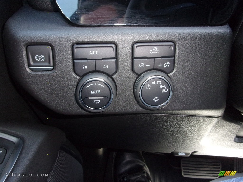 2022 Chevrolet Silverado 1500 LT Crew Cab 4x4 Controls Photo #143968781